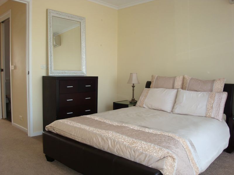 11/11 Donald Road, Queanbeyan NSW 2620