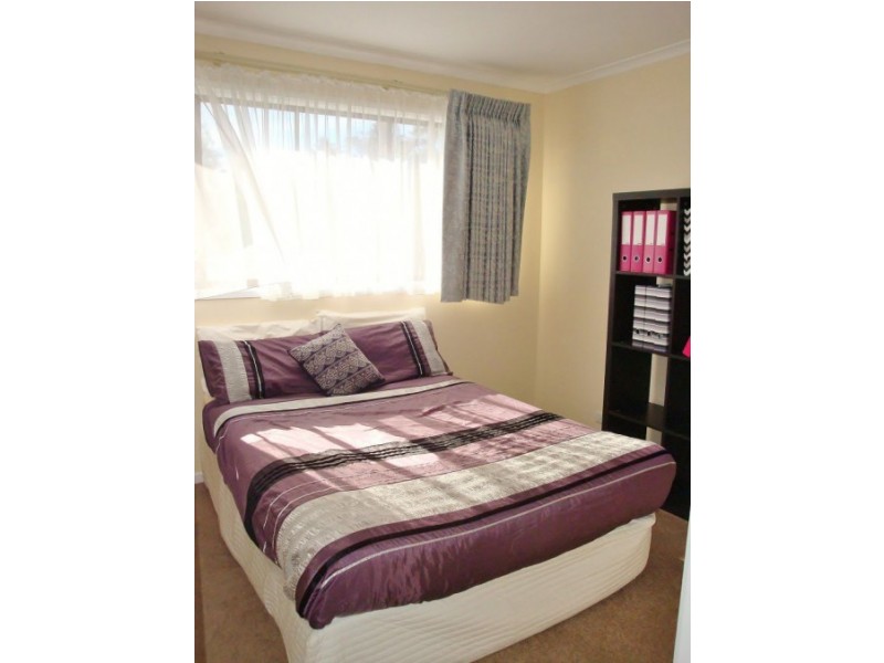 11/11 Donald Road, Queanbeyan NSW 2620