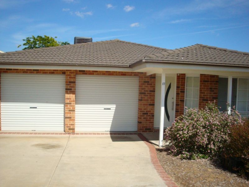 17 Thomas Royal Gardens, Queanbeyan NSW 2620