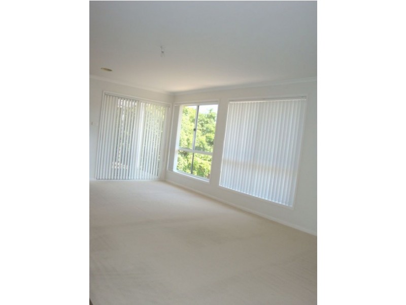 17 Thomas Royal Gardens, Queanbeyan NSW 2620