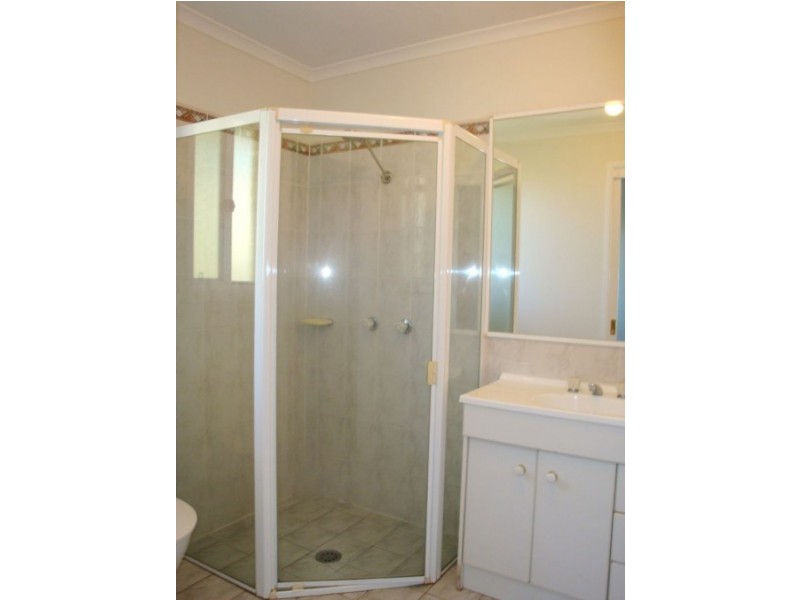 17 Thomas Royal Gardens, Queanbeyan NSW 2620