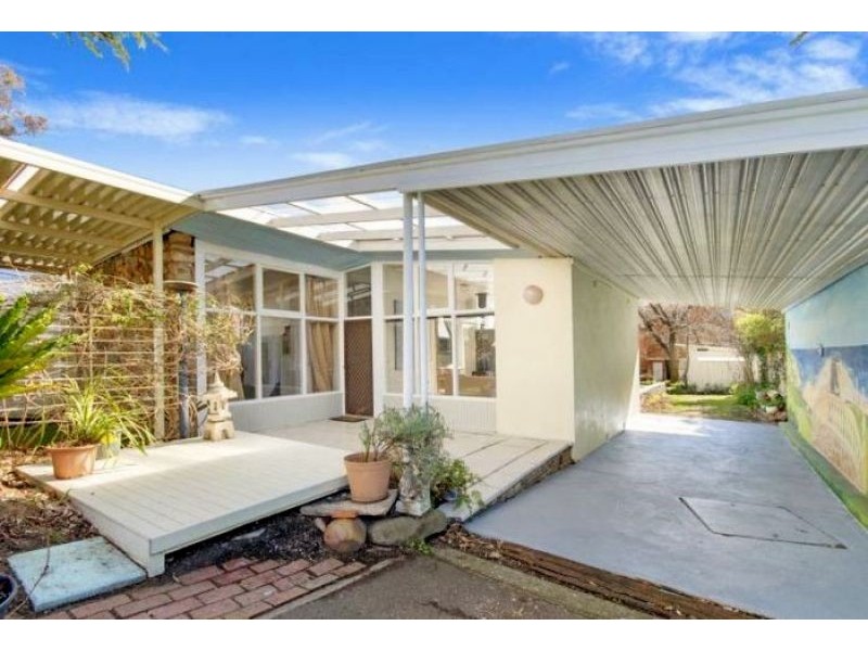 101 Uriarra Road, Queanbeyan NSW 2620