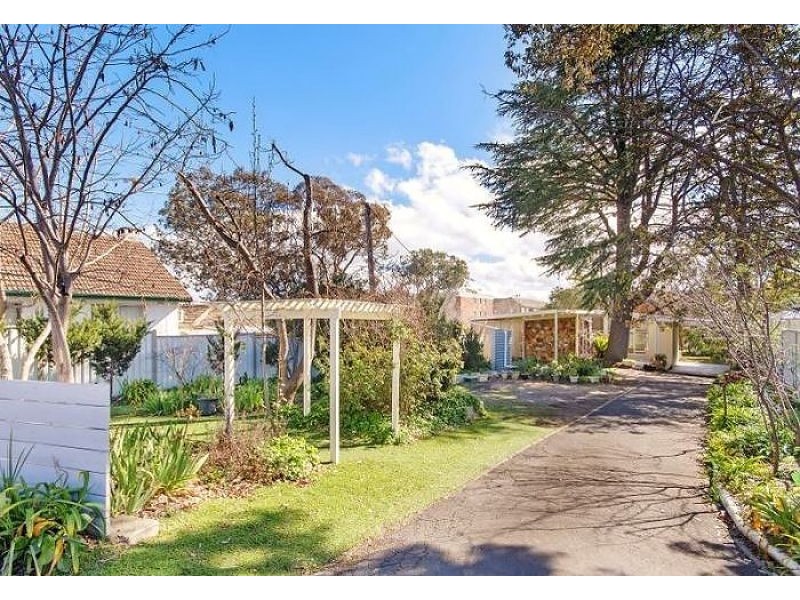 101 Uriarra Road, Queanbeyan NSW 2620