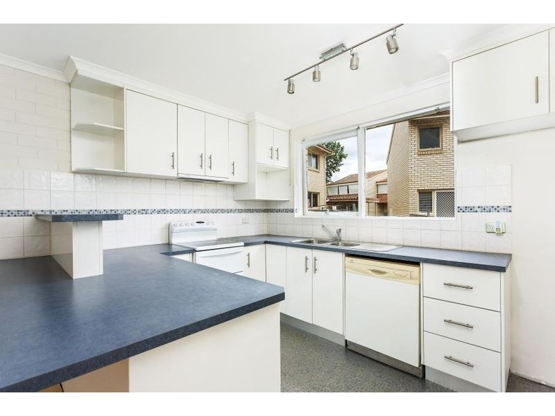 12/16 Broughton Place, Queanbeyan NSW 2620