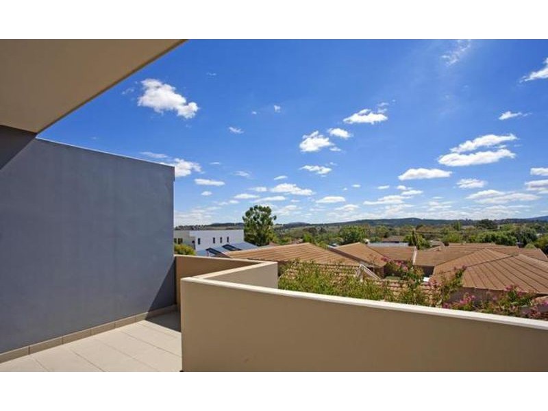 10B/17 URIARRA ROAD, Queanbeyan NSW 2620