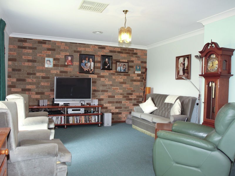 14 Temora Place, Karabar NSW 2620