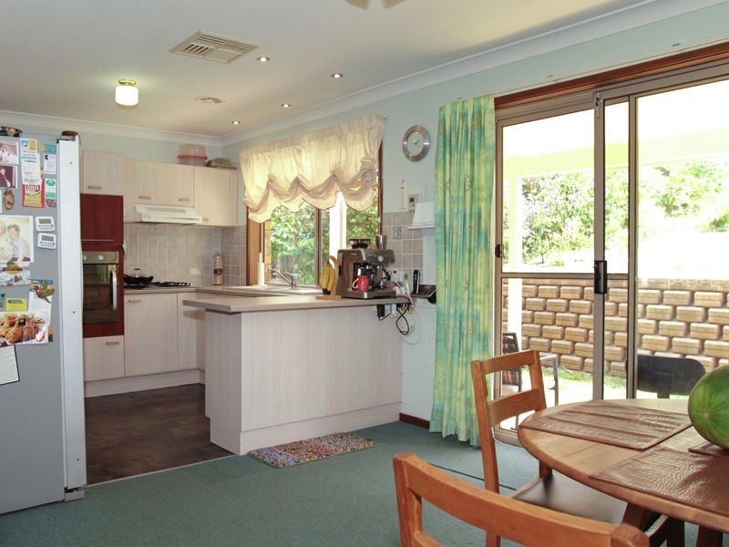 14 Temora Place, Karabar NSW 2620