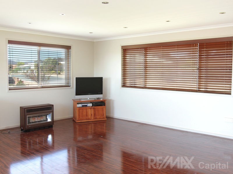 105 Candlebark Road, Karabar NSW 2620