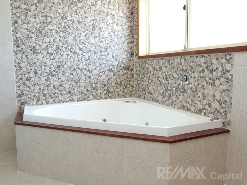 105 Candlebark Road, Karabar NSW 2620