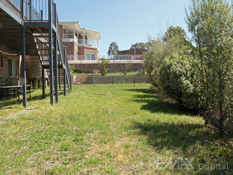 105 Candlebark Road, Karabar NSW 2620