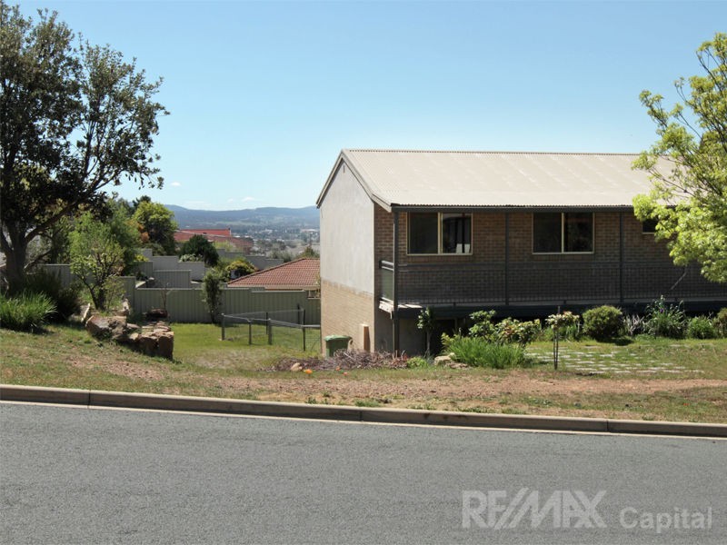 105 Candlebark Road, Karabar NSW 2620
