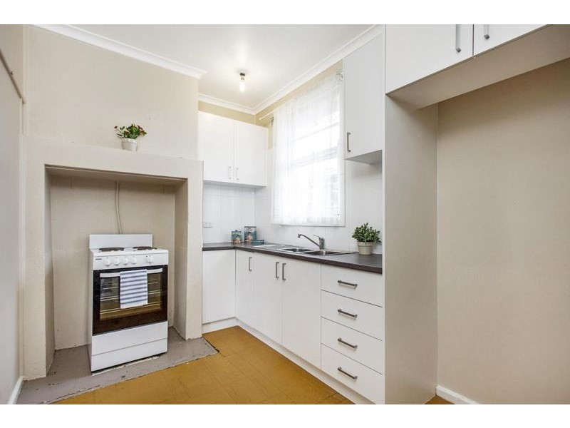 18 Cameron Road, Queanbeyan NSW 2620