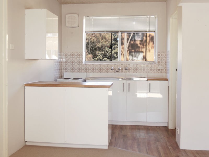 2/104 Henderson Road, Queanbeyan NSW 2620