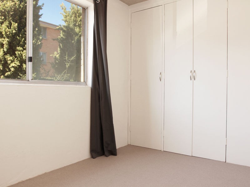 2/104 Henderson Road, Queanbeyan NSW 2620