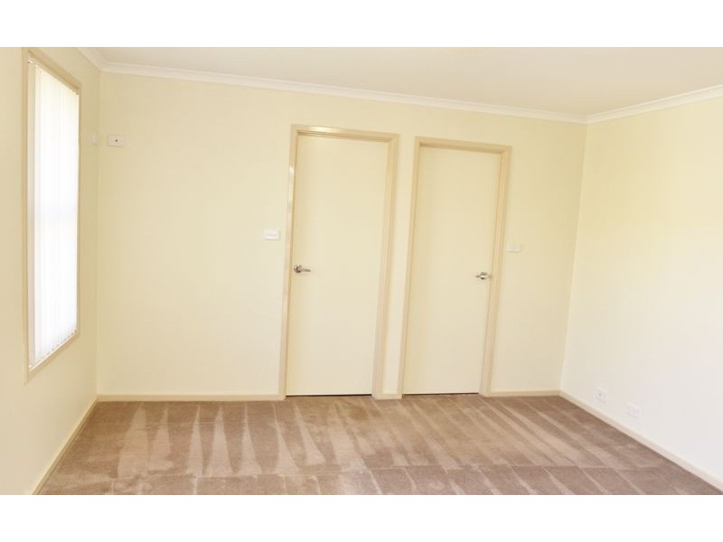 2/39 Tennyson Drive, Queanbeyan NSW 2620