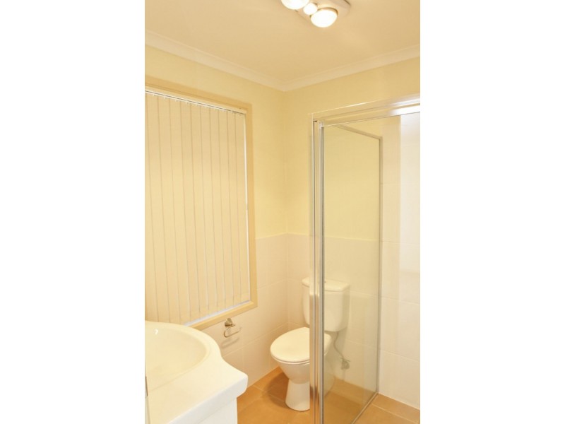 2/39 Tennyson Drive, Queanbeyan NSW 2620