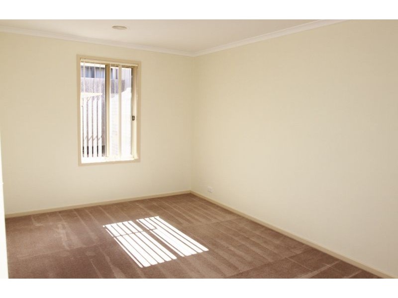 2/39 Tennyson Drive, Queanbeyan NSW 2620