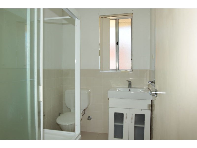 10/2 Velacia Place, Queanbeyan NSW 2620