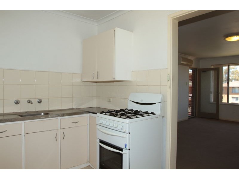 10/2 Velacia Place, Queanbeyan NSW 2620