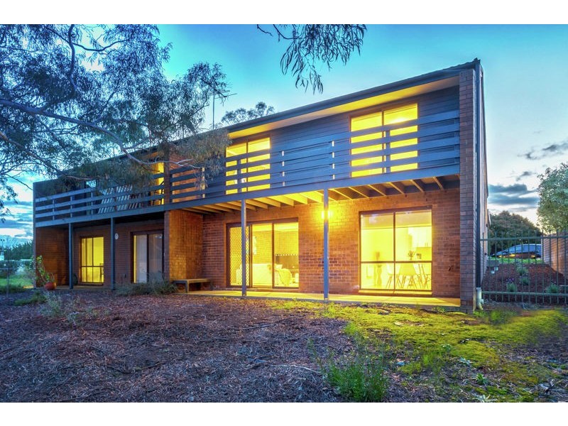 13/8 Walhallow Street, Hawker ACT 2614