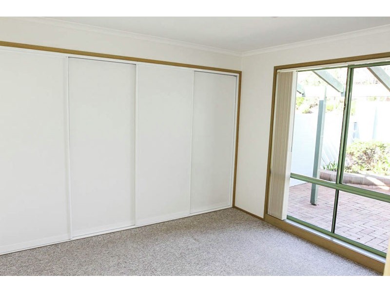 10/4 Redwood Avenue, Jerrabomberra NSW 2619