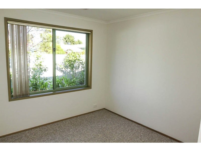 10/4 Redwood Avenue, Jerrabomberra NSW 2619