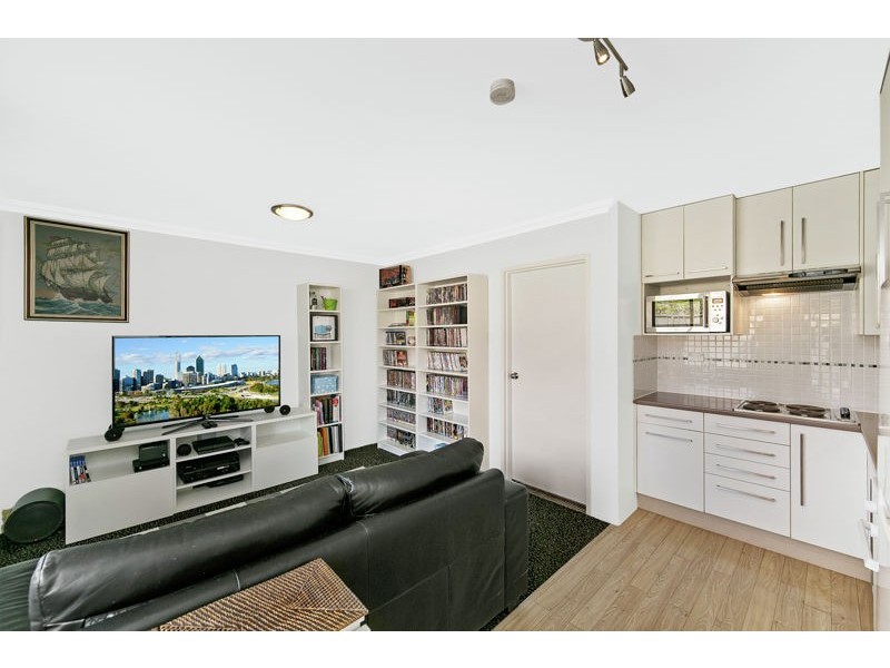 1/5 Adams Street, Queanbeyan West NSW 2620