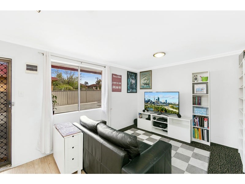 1/5 Adams Street, Queanbeyan West NSW 2620