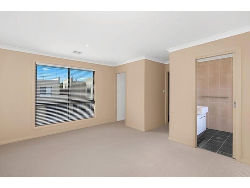 2/13 Gerald Street, Queanbeyan NSW 2620