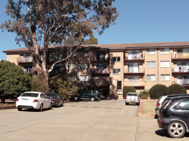 1/104 Henderson Road, Queanbeyan NSW 2620