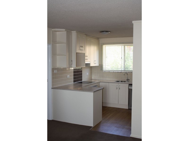 1/104 Henderson Road, Queanbeyan NSW 2620