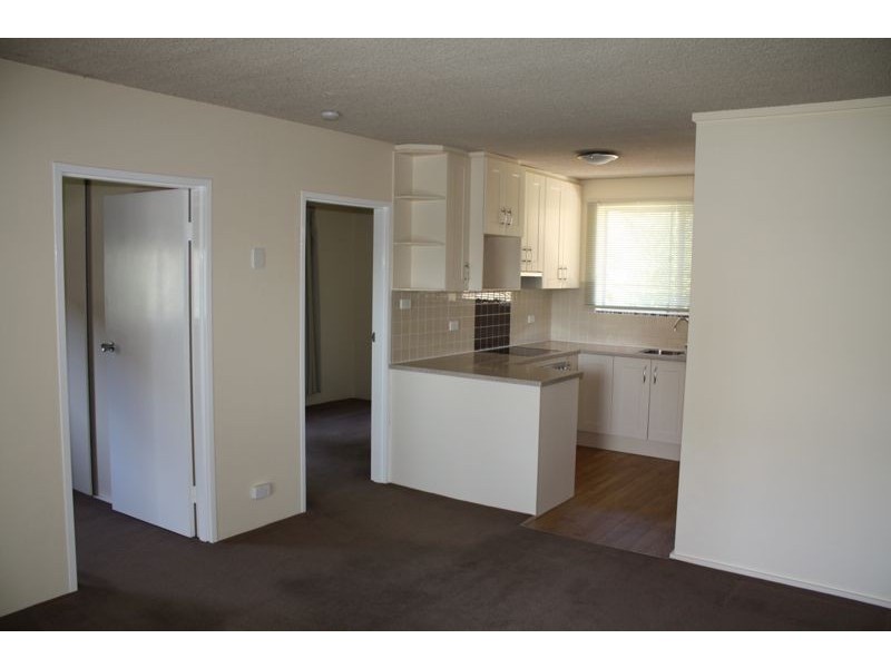 1/104 Henderson Road, Queanbeyan NSW 2620