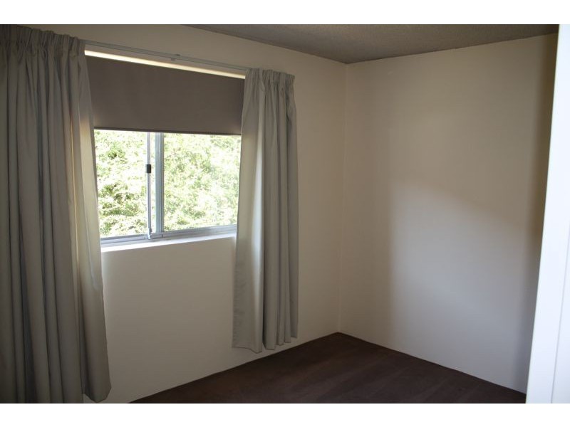 1/104 Henderson Road, Queanbeyan NSW 2620