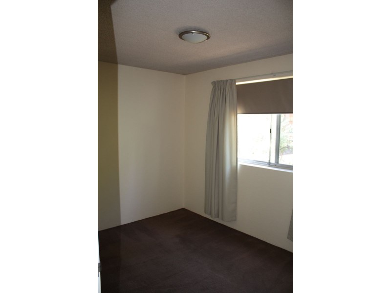 1/104 Henderson Road, Queanbeyan NSW 2620