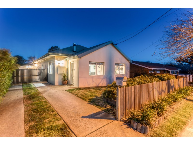 64 Ross Road, Queanbeyan NSW 2620