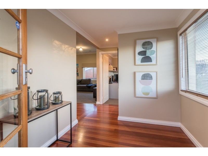 64 Ross Road, Queanbeyan NSW 2620