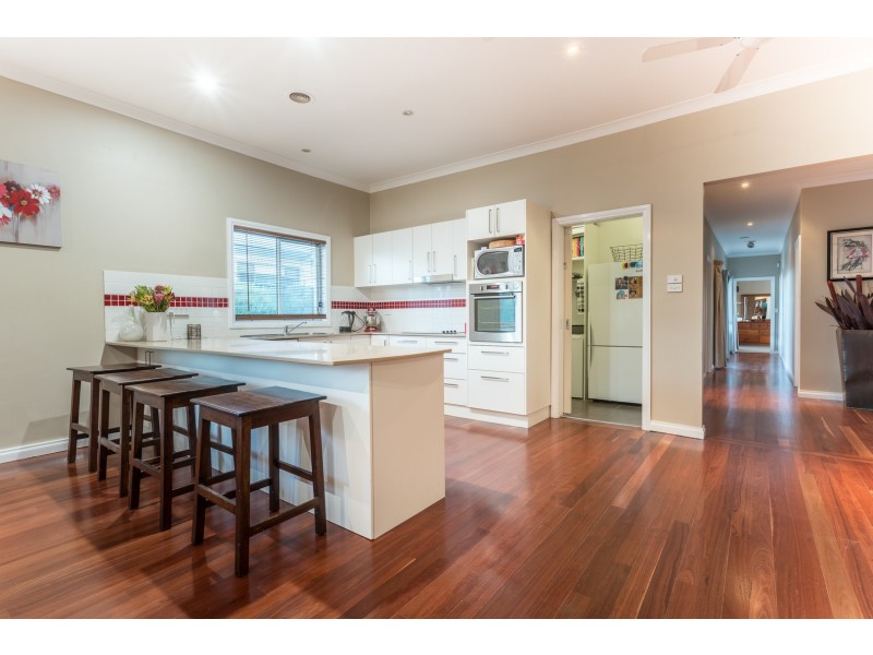 64 Ross Road, Queanbeyan NSW 2620