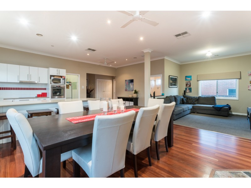 64 Ross Road, Queanbeyan NSW 2620