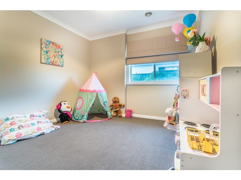 64 Ross Road, Queanbeyan NSW 2620