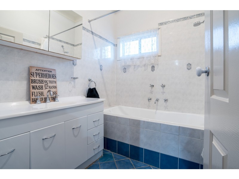 64 Ross Road, Queanbeyan NSW 2620