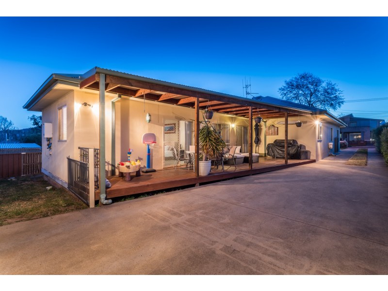 64 Ross Road, Queanbeyan NSW 2620