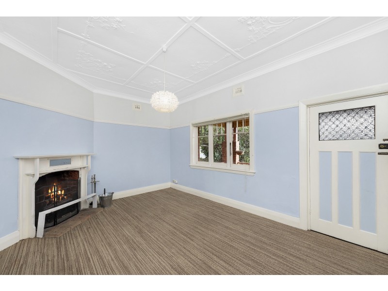 36 Cooma Street, Queanbeyan NSW 2620