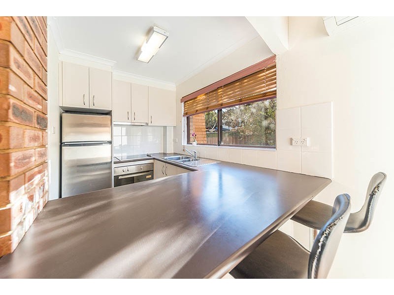 2/27 Mowatt Street, Queanbeyan NSW 2620