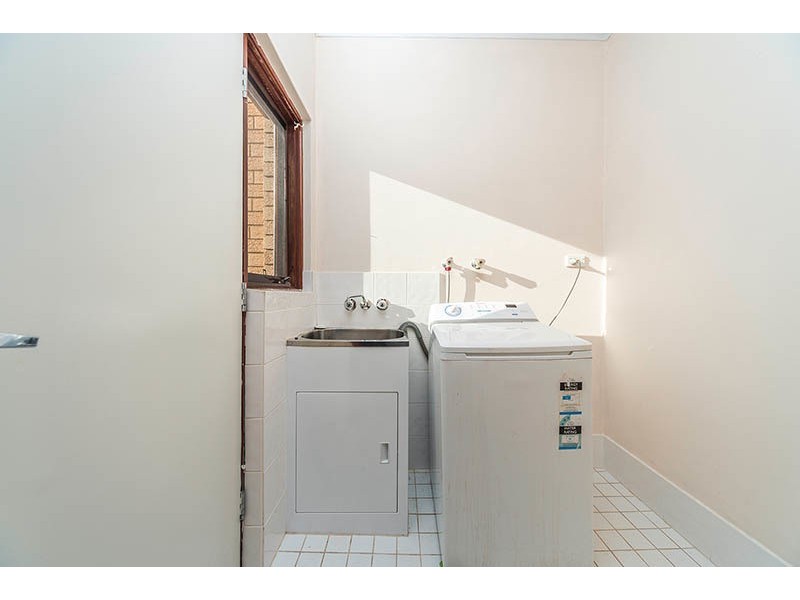 2/27 Mowatt Street, Queanbeyan NSW 2620