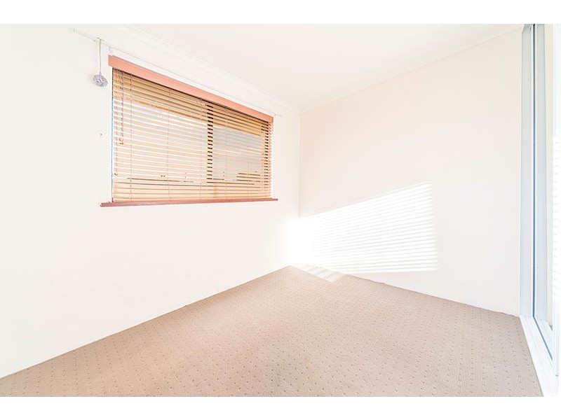2/27 Mowatt Street, Queanbeyan NSW 2620