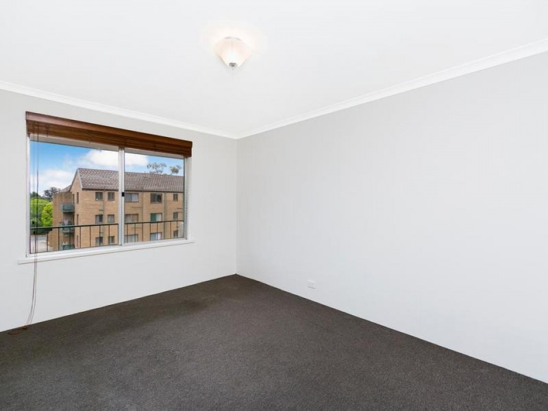 18/15 Crest Road, Queanbeyan NSW 2620