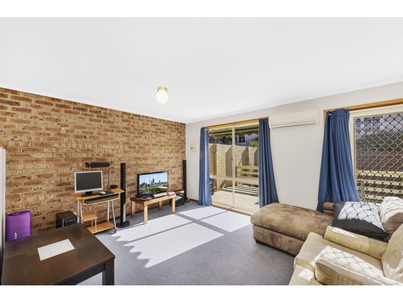 2/56 Molonglo Street, Queanbeyan NSW 2620
