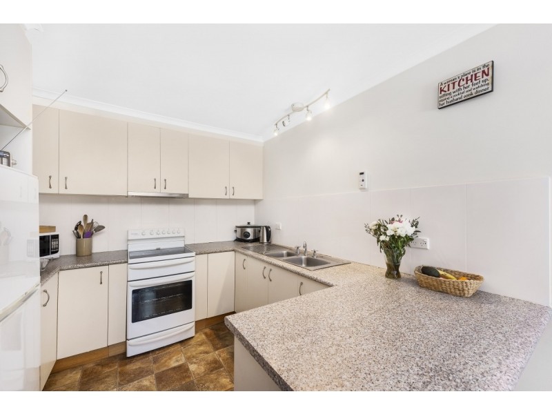 2/56 Molonglo Street, Queanbeyan NSW 2620