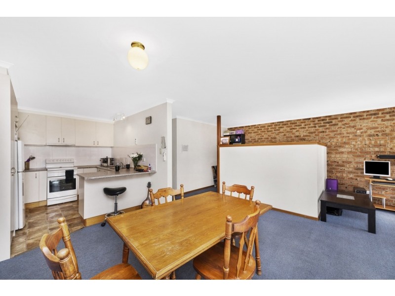 2/56 Molonglo Street, Queanbeyan NSW 2620