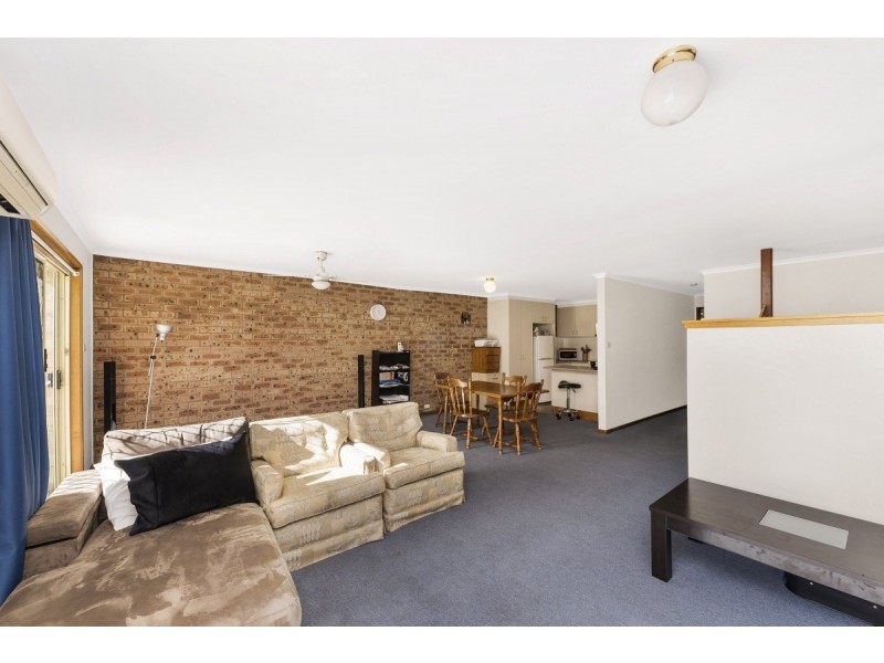 2/56 Molonglo Street, Queanbeyan NSW 2620